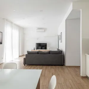 Loverhome 1 Roma
